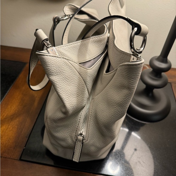 Used Vince Camuto pretty Soft Women's Large Neutral Silver Cloud Shoulder Bag - Picture 10 of 11